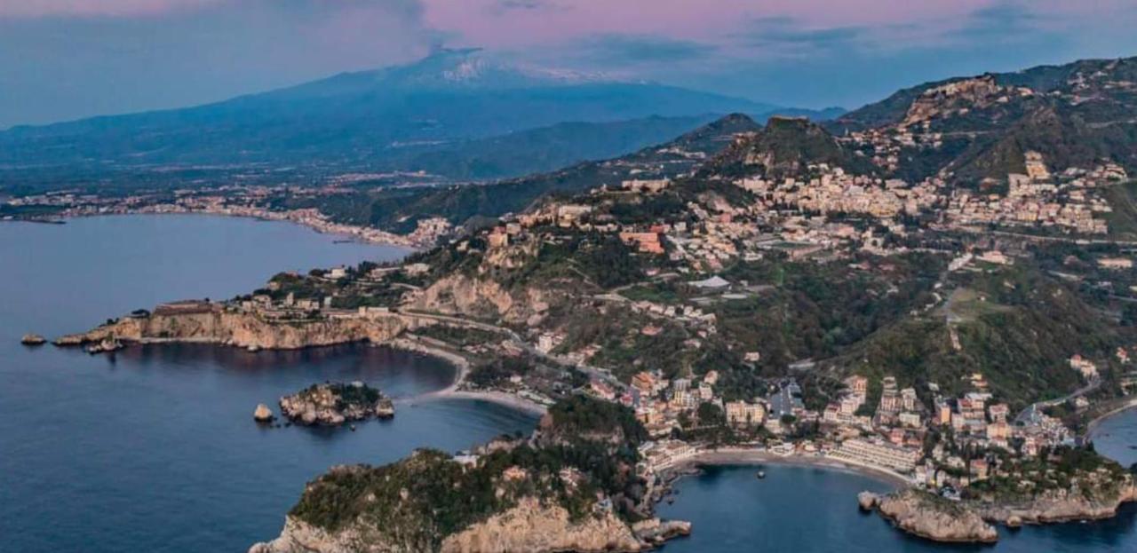 Sebastian House Casa Vacanze Giardini Naxos Ngoại thất bức ảnh