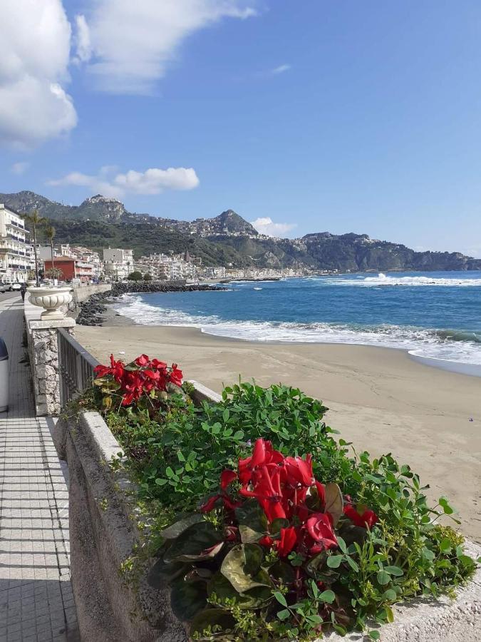 Sebastian House Casa Vacanze Giardini Naxos Ngoại thất bức ảnh